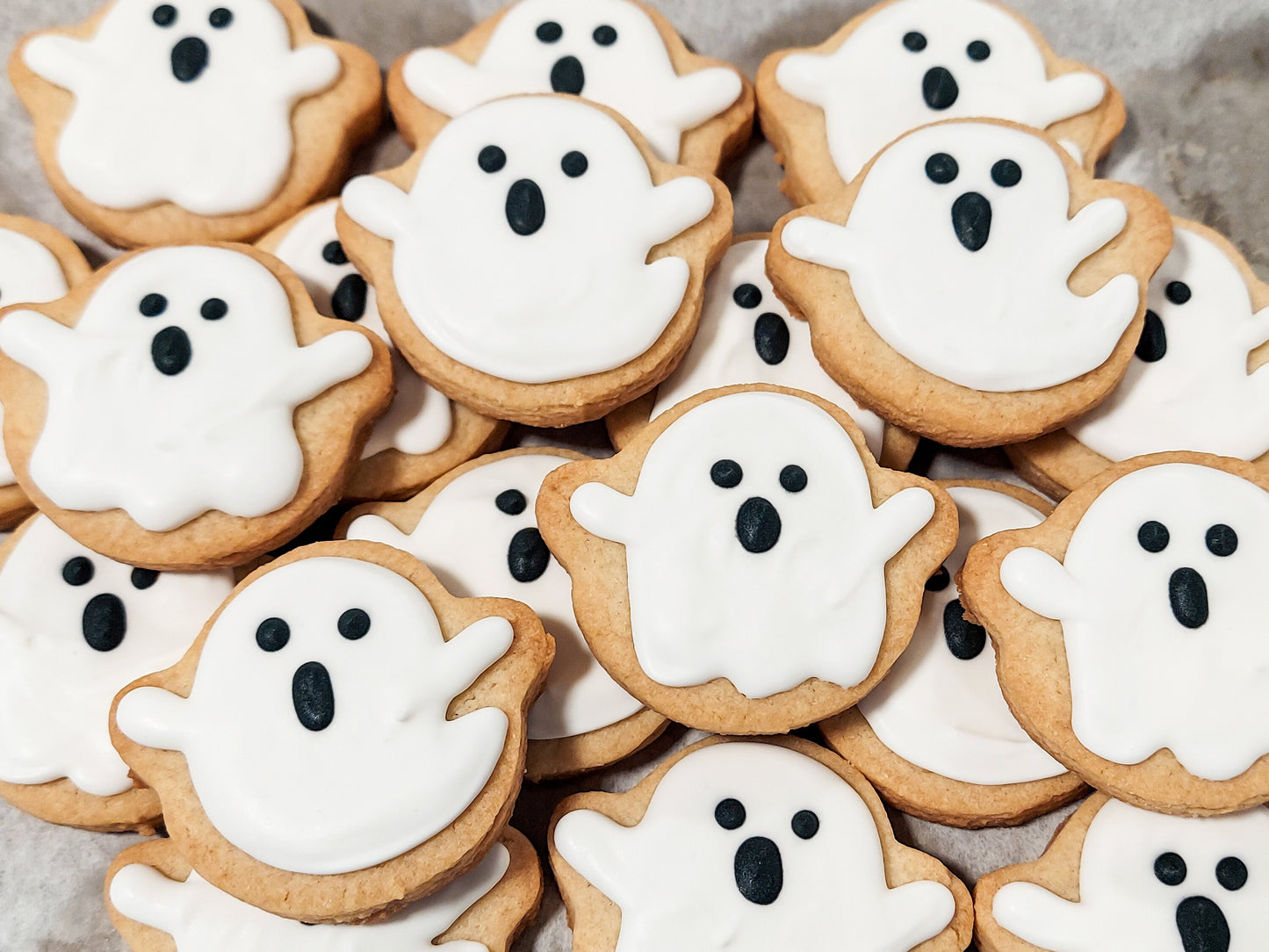 Mini Ghost Halloween Cookies (2 dozen)