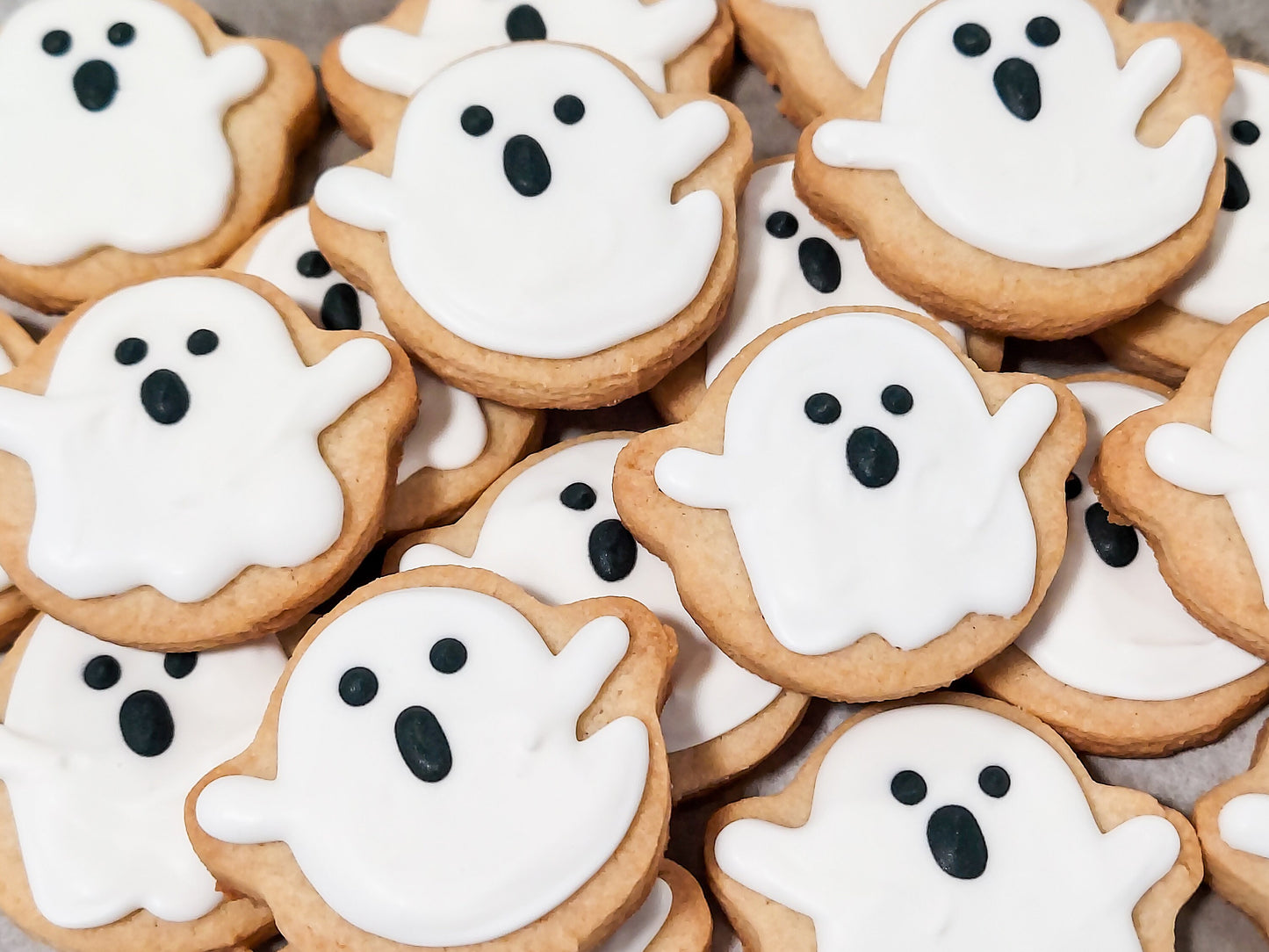 Mini Ghost Halloween Cookies (2 dozen)