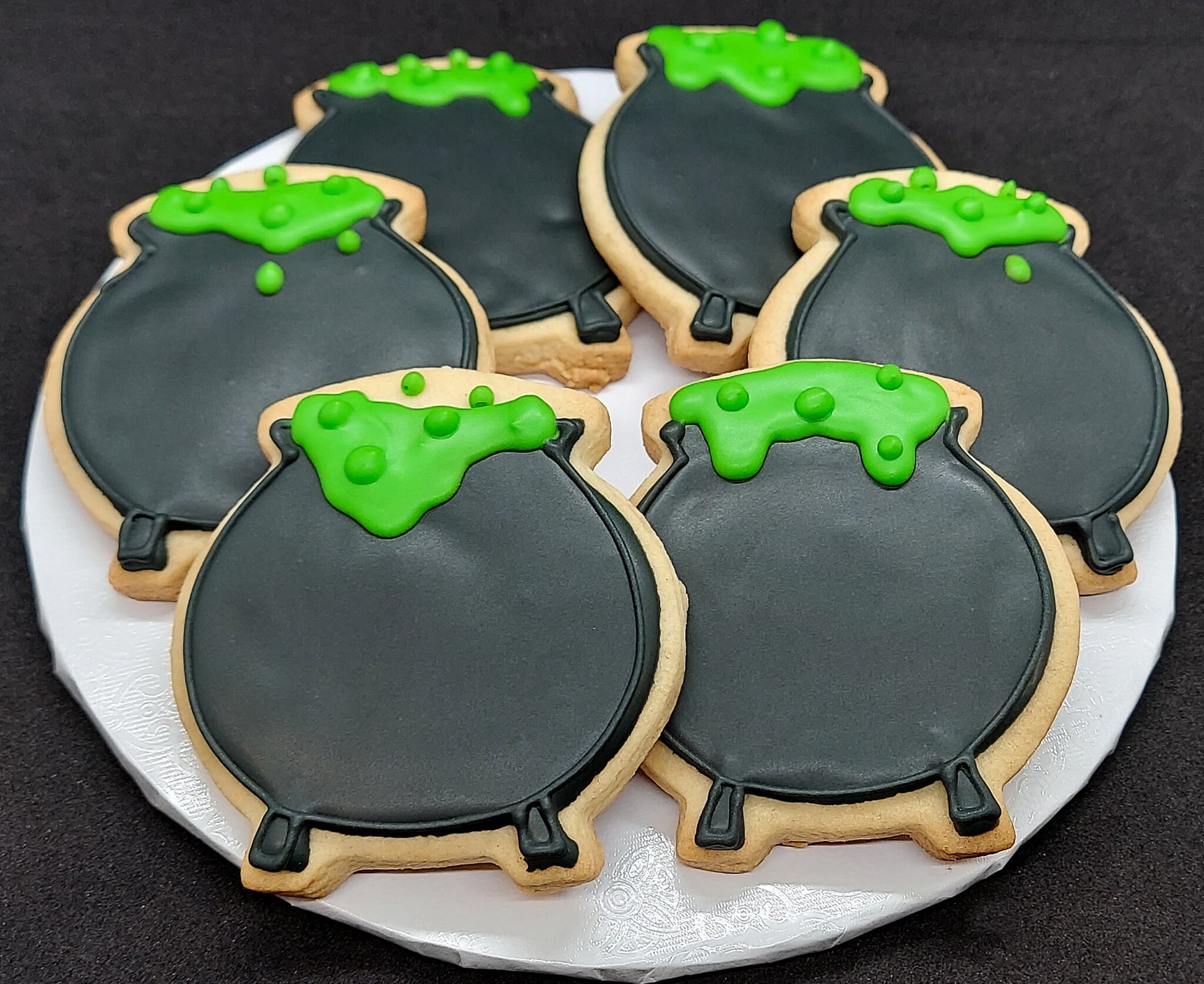 Cauldron Halloween Cookies (1 dozen)